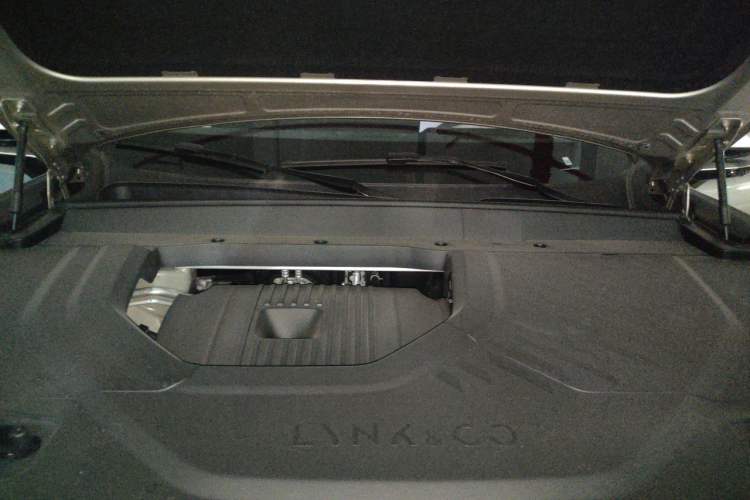 Used Lynk & Co 900 2025 2.0T Ultra Engine Bay