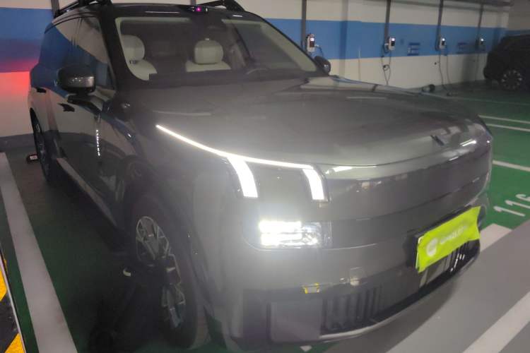 Used Lynk & Co 900 2025 2.0T Ultra Exterior 1