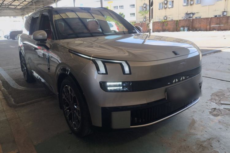 Used Lynk & Co 900 2025 2.0T Ultra Exterior 1