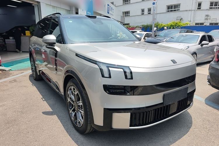 Used Lynk & Co 900 2025 2.0T Ultra Exterior 1