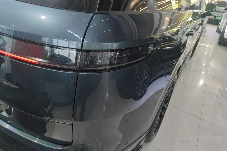 Used Lynk & Co 900 2025 2.0T Exploration Edition Exterior 3