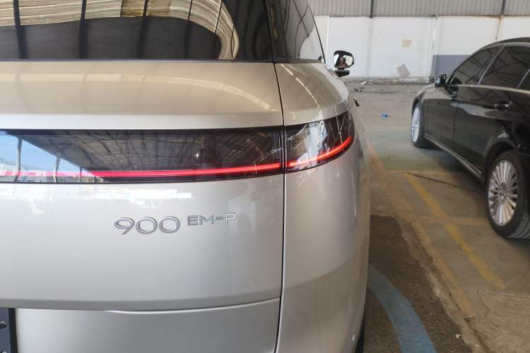 Used Lynk & Co 900 2025 2.0T Ultra Exterior 3