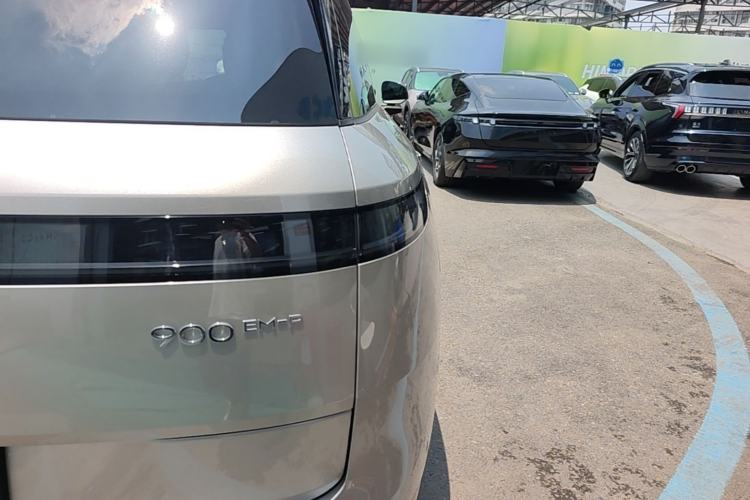 Used Lynk & Co 900 2025 2.0T Ultra Exterior 3