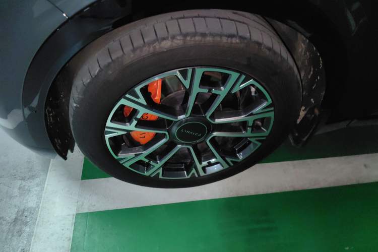 Used Lynk & Co 900 2025 2.0T Ultra Exterior 4