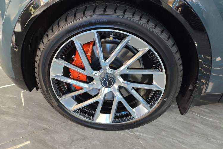 Used Lynk & Co 900 2025 2.0T Ultra Exterior 4