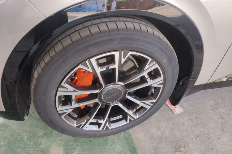 Used Lynk & Co 900 2025 2.0T Ultra Exterior 4