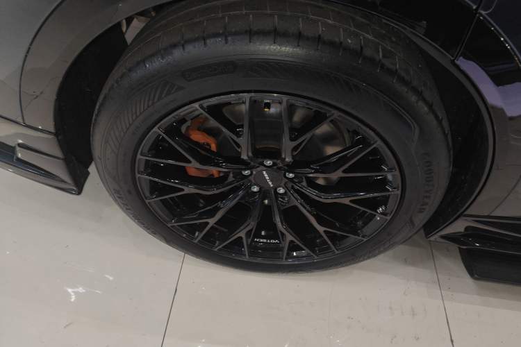 Used Lynk & Co 900 2025 2.0T Exploration Edition Exterior 5