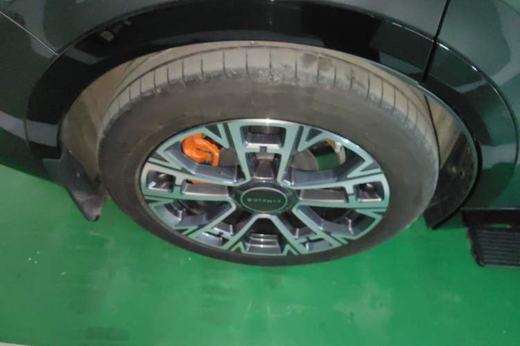 Used Lynk & Co 900 2025 2.0T Ultra Exterior 5