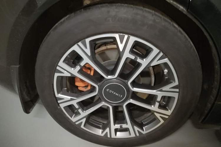Used Lynk & Co 900 2025 2.0T Ultra Exterior 5