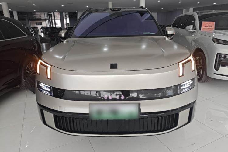 Used Lynk & Co 900 2025 2.0T Exploration Edition Front