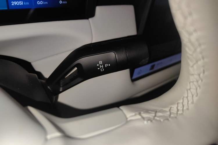 Used Lynk & Co 900 2025 2.0T Ultra Gear Lever