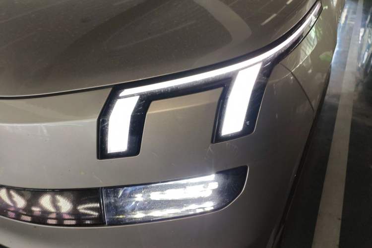 Used Lynk & Co 900 2025 1.5T Ultra Left Front Headlight