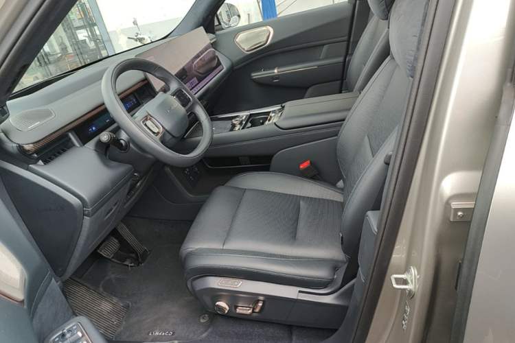 Used Lynk & Co 900 2025 2.0T Ultra Left Front Seat
