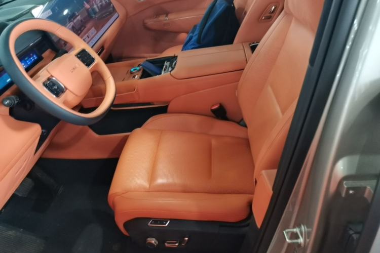 Used Lynk & Co 900 2025 2.0T Ultra Left Front Seat