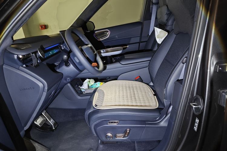 Used Lynk & Co 900 2025 2.0T Ultra Left Front Seat