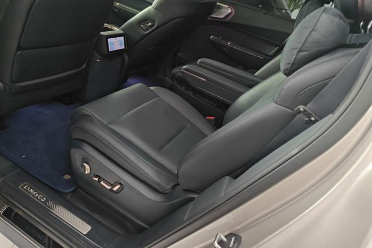 Used Lynk & Co 900 2025 2.0T Exploration Edition Left Rear Seat