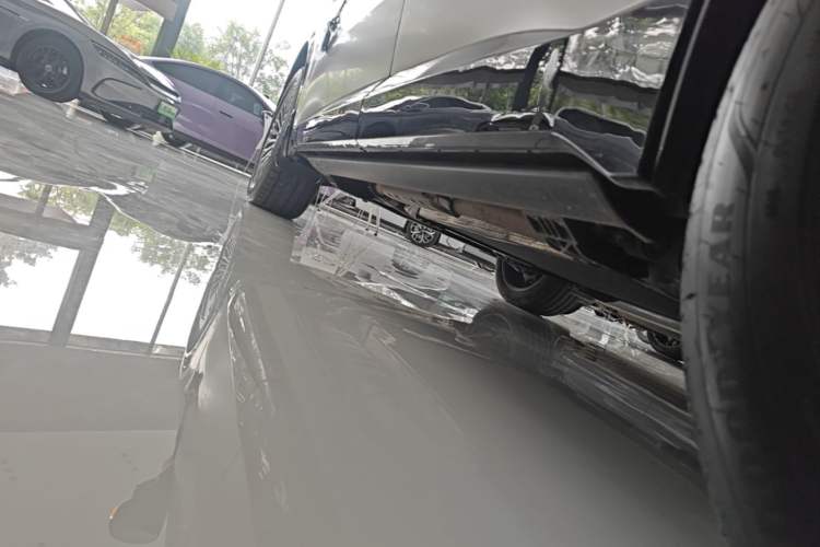 Used Lynk & Co 900 2025 2.0T Exploration Edition Left Side Sill