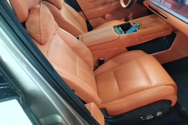 Used Lynk & Co 900 2025 2.0T Ultra Right Front Seat
