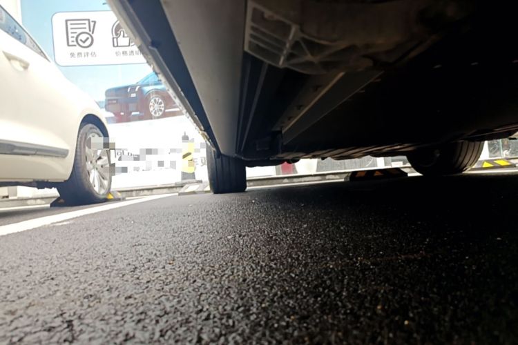 Used Lynk & Co 900 2025 2.0T Ultra Right Side Sill