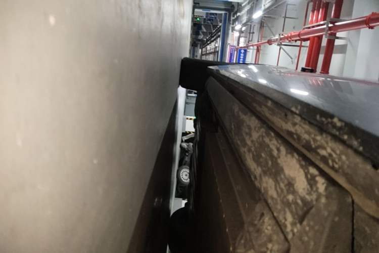 Used Lynk & Co 900 2025 2.0T Ultra Right Side Sill