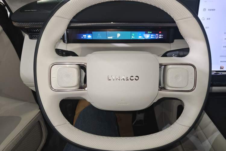 Used Lynk & Co 900 2025 2.0T Exploration Edition Steering Wheel
