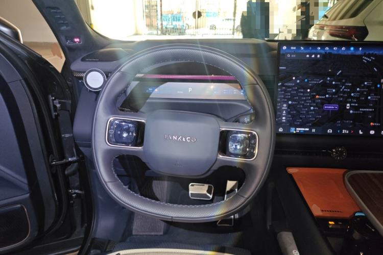 Used Lynk & Co 900 2025 2.0T Ultra Steering Wheel