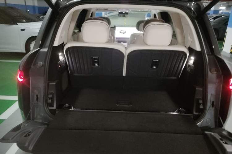 Used Lynk & Co 900 2025 2.0T Ultra Trunk
