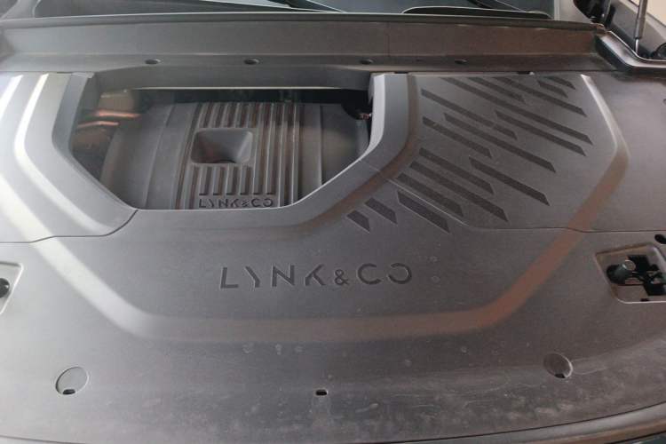 Used Lynk & Co 900 2025 2.0T Ultra Engine Bay
