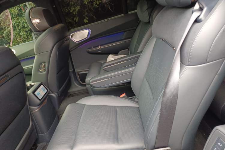 Used Lynk & Co 900 2025 2.0T Ultra Left Rear Seat
