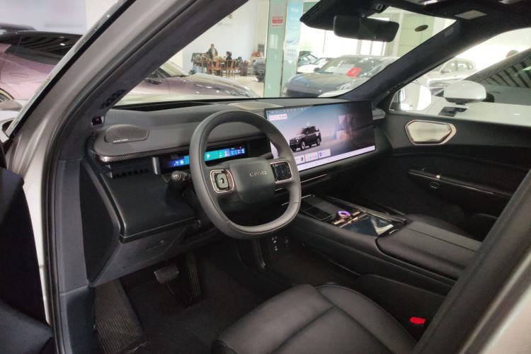 Used Lynk & Co 900 2025 2.0T Ultra Center Console