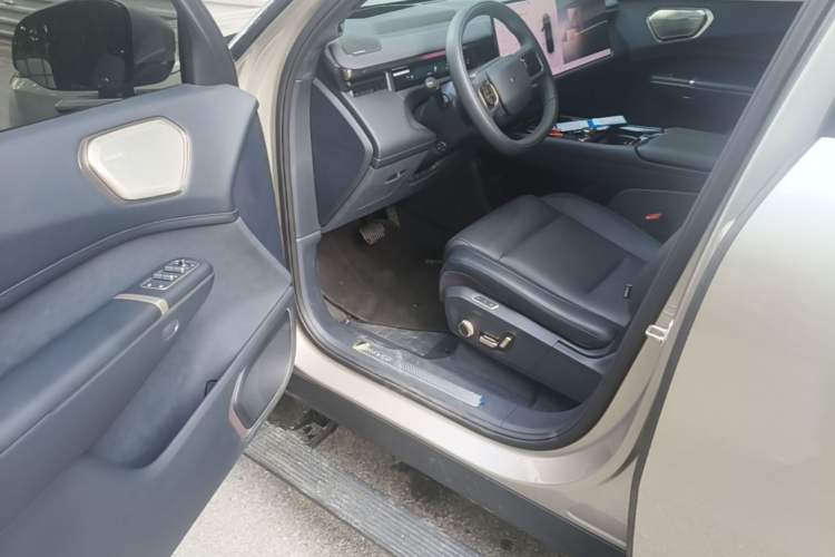 Used Lynk & Co 900 2025 2.0T Ultra Driver Seat