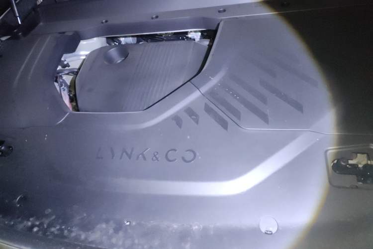 Used Lynk & Co 900 2025 1.5T Ultra Engine Bay
