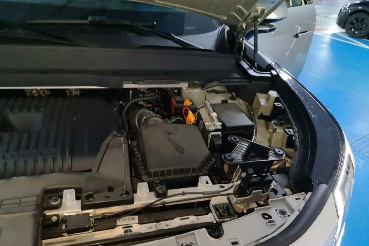 Used Lynk & Co 900 2025 2.0T Ultra Engine Bay Left