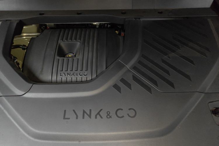 Used Lynk & Co 900 2025 2.0T Ultra Engine Bay
