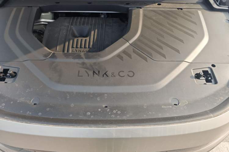 Used Lynk & Co 900 2025 2.0T Ultra Engine Bay