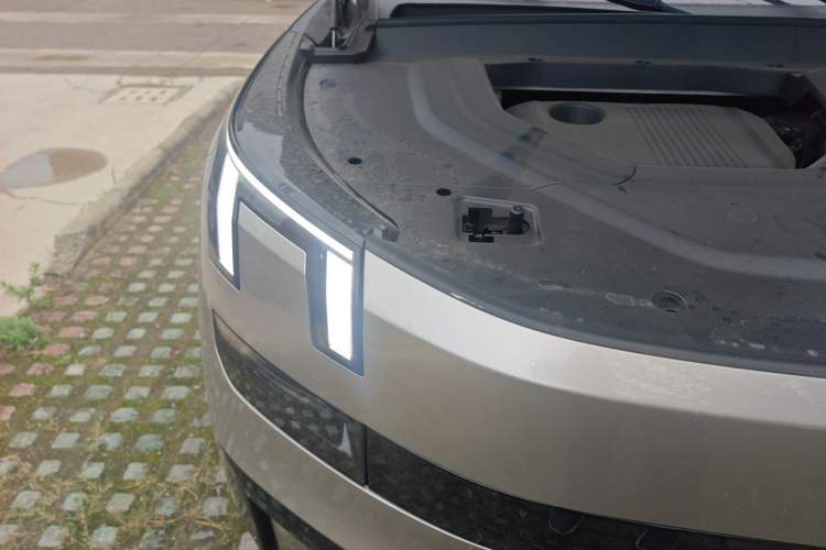 Used Lynk & Co 900 2025 1.5T Ultra Engine Bay Right