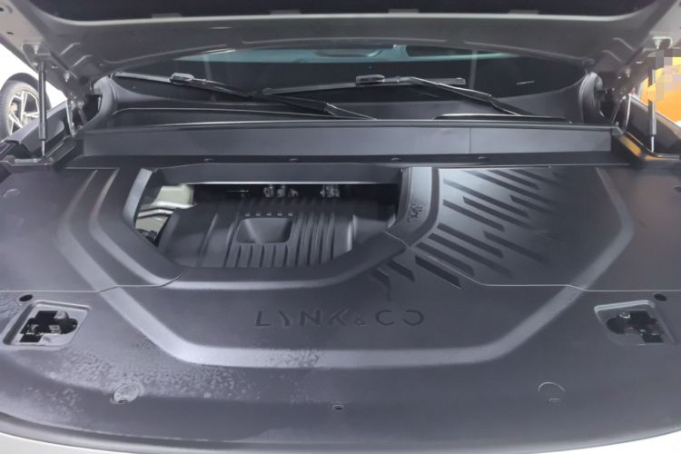 Used Lynk & Co 900 2025 2.0T Exploration Edition Engine Bay