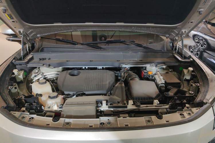 Used Lynk & Co 900 2025 1.5T Ultra Engine Bay