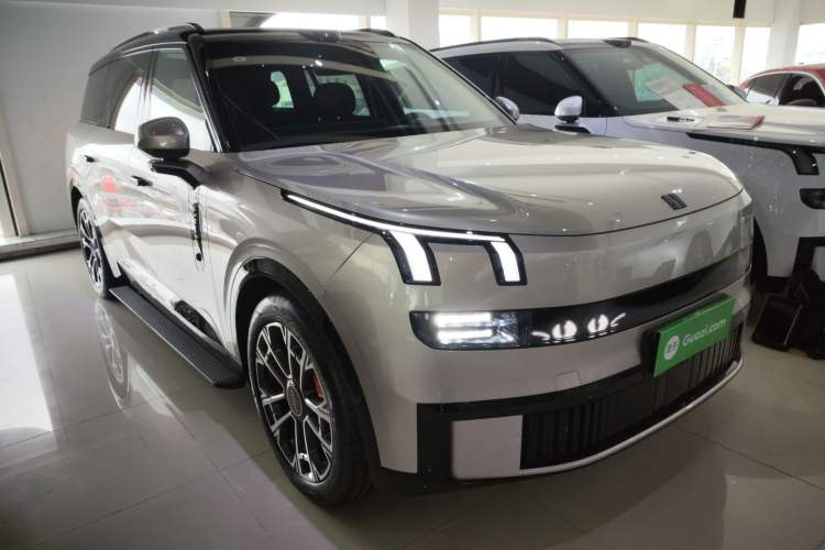 Used Lynk & Co 900 2025 2.0T Ultra Exterior 1