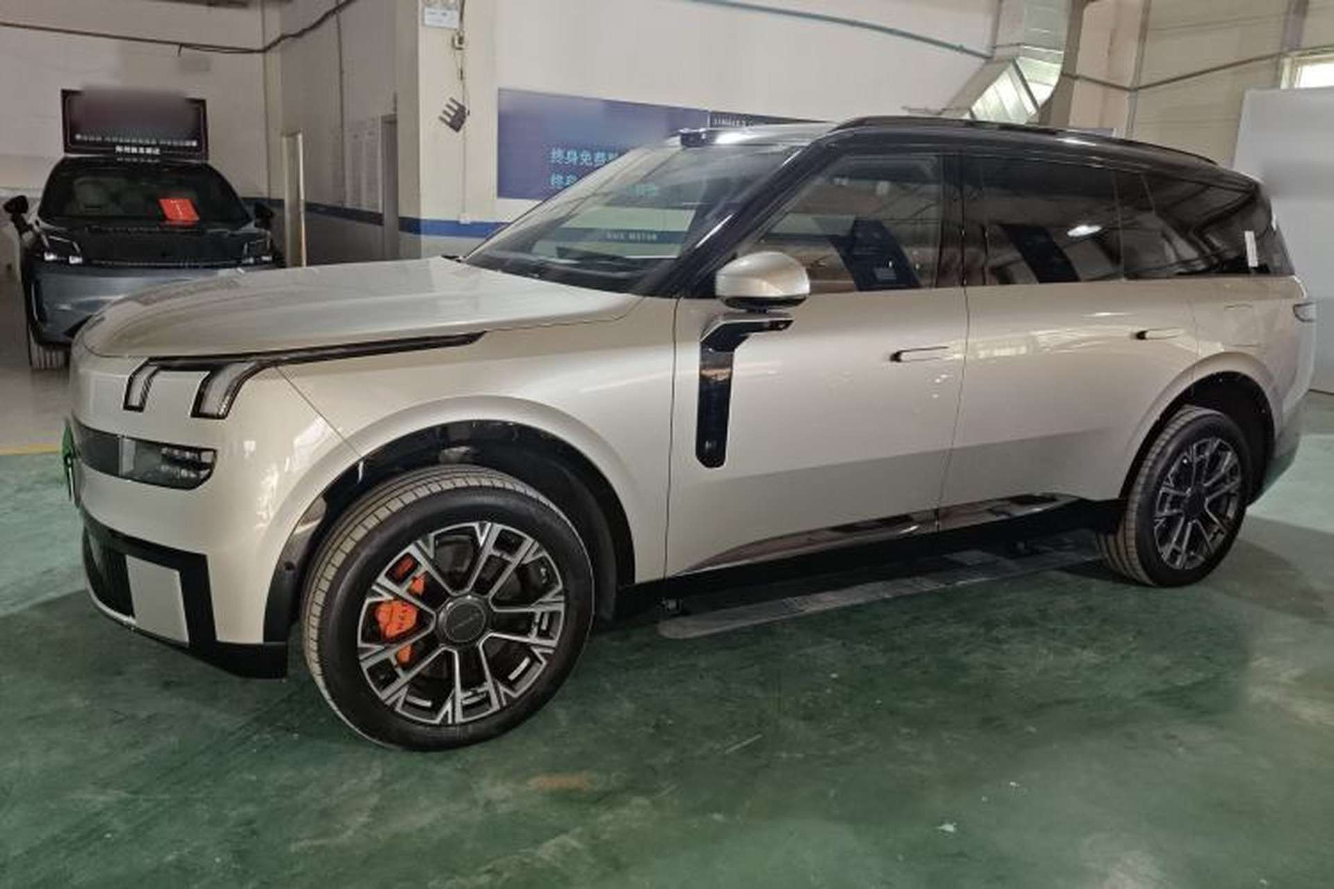 Used Lynk & Co 900 2025 2.0T Ultra Exterior 3