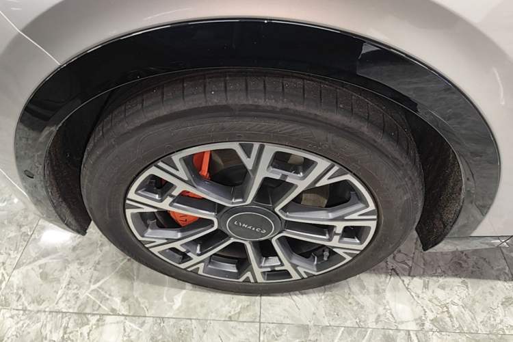 Used Lynk & Co 900 2025 2.0T Ultra Exterior 4