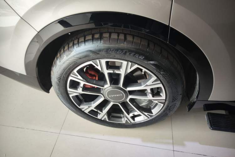 Used Lynk & Co 900 2025 2.0T Ultra Exterior 5
