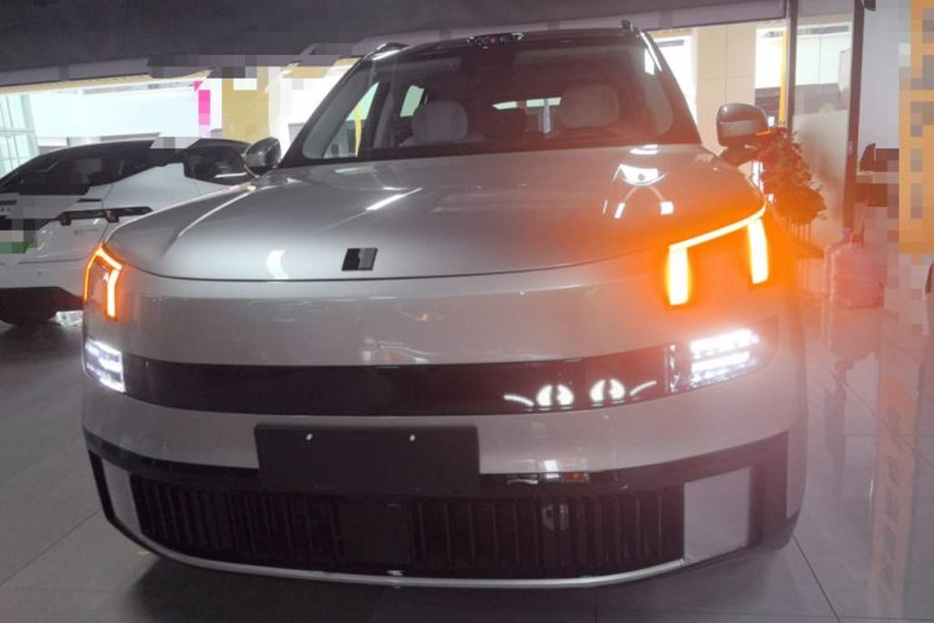 Used Lynk & Co 900 2025 2.0T Exploration Edition Front