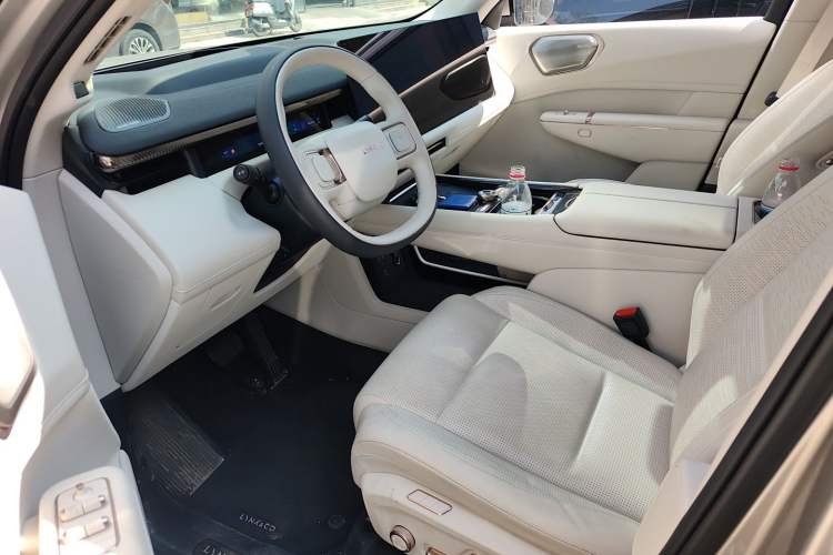 Used Lynk & Co 900 2025 2.0T Ultra Left Front Seat