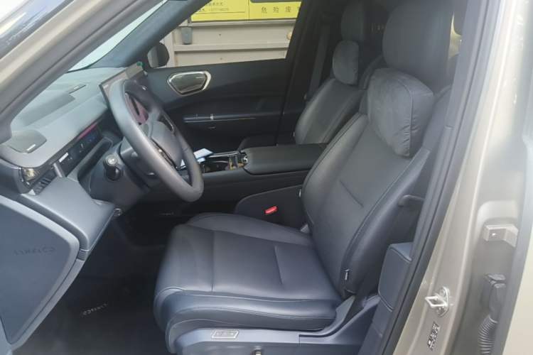 Used Lynk & Co 900 2025 2.0T Ultra Left Front Seat
