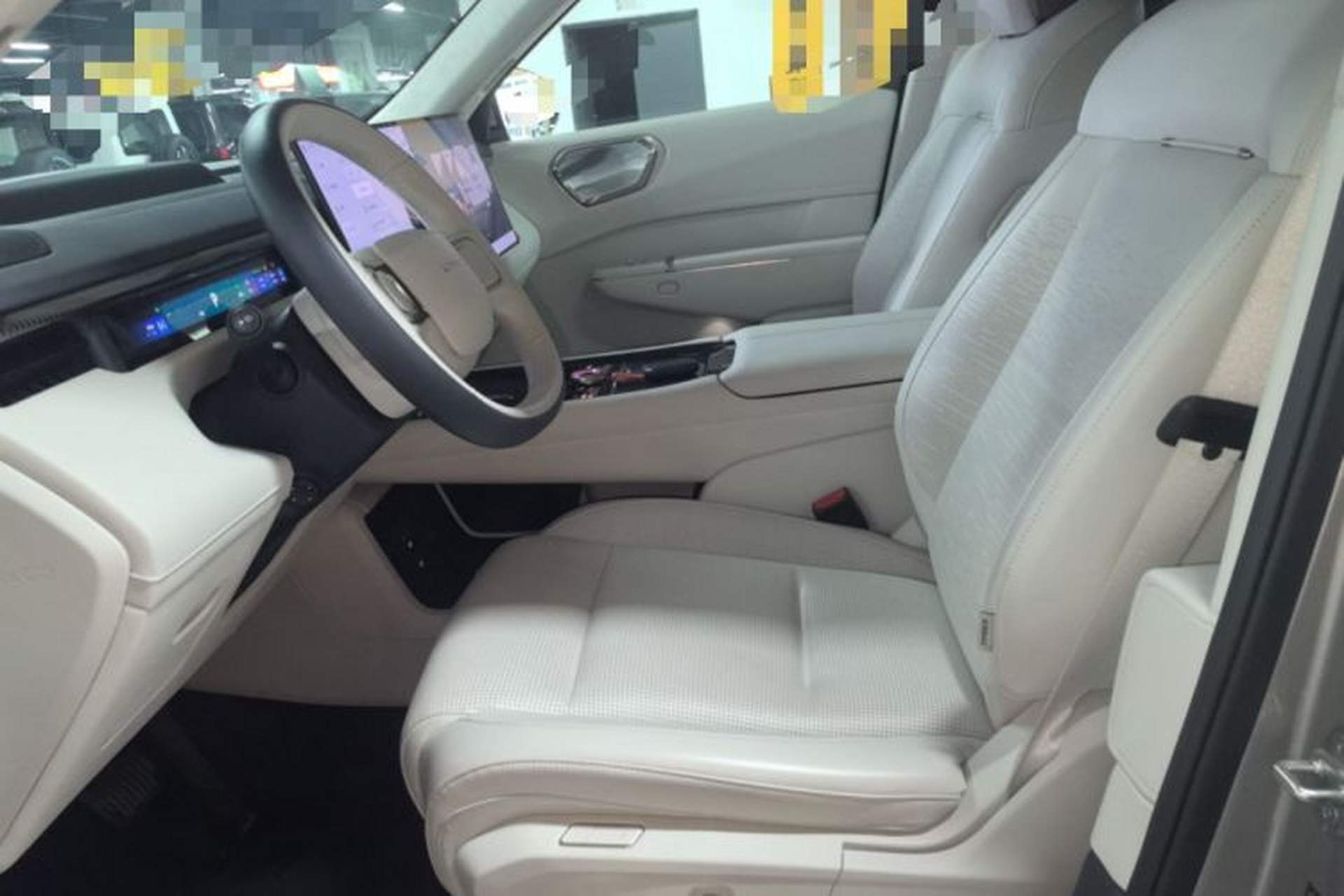 Used Lynk & Co 900 2025 2.0T Exploration Edition Left Front Seat