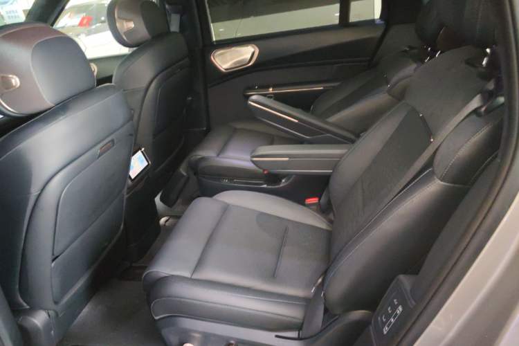 Used Lynk & Co 900 2025 2.0T Ultra Left Rear Seat
