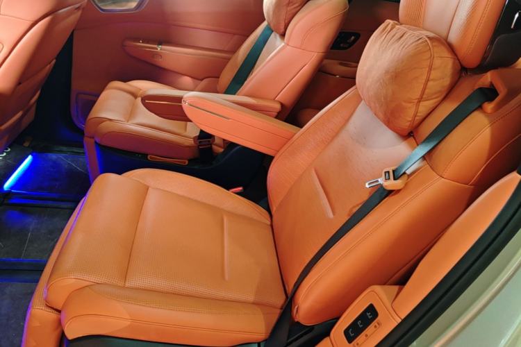 Used Lynk & Co 900 2025 2.0T Ultra Left Rear Seat