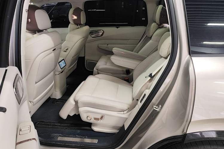 Used Lynk & Co 900 2025 2.0T Ultra Left Rear Seat