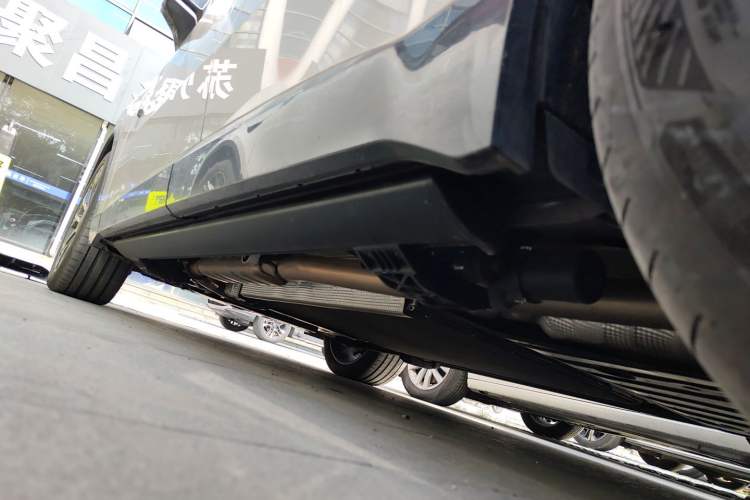 Used Lynk & Co 900 2025 2.0T Ultra Left Side Sill
